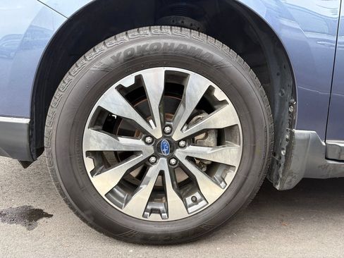 Used 2017 Subaru Outback 3.6R Limited AWD/4WD image 10
