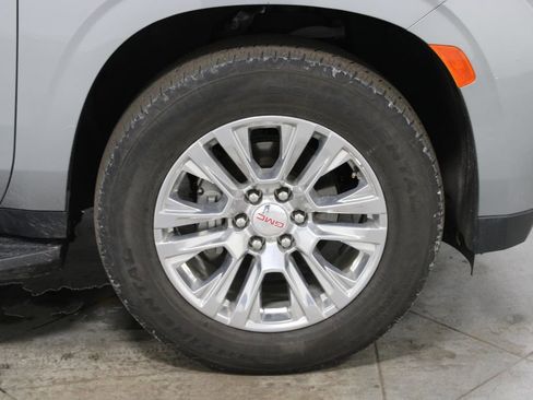 Used 2024 GMC Yukon XL Denali image 14