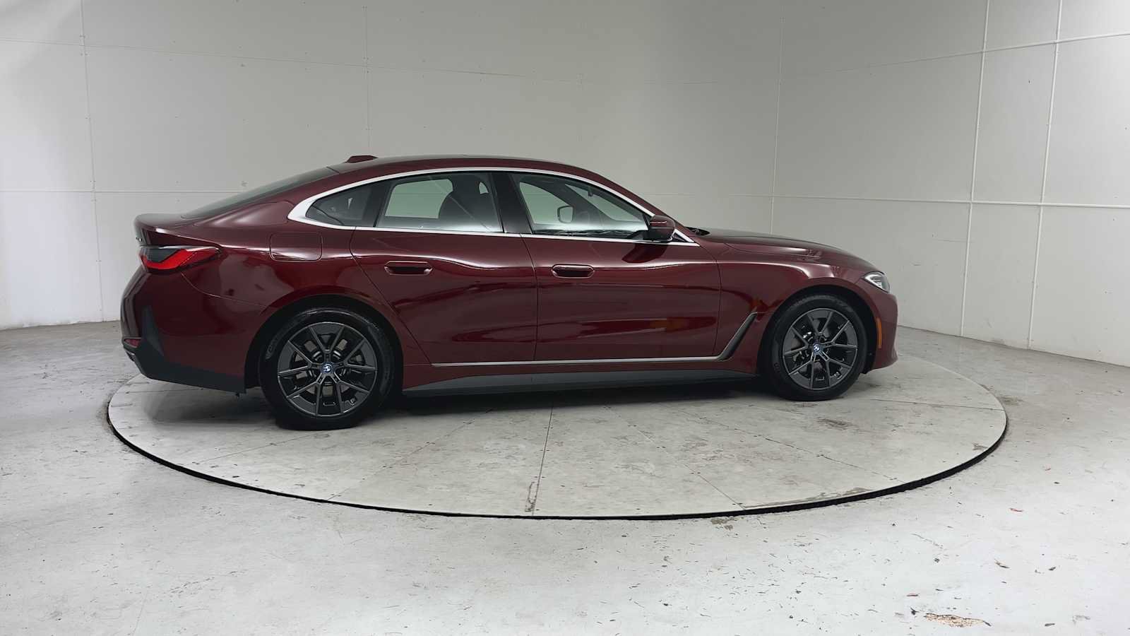 Used 2024 BMW i4 xDrive40i w/ Premium Package AWD/4WD image 9