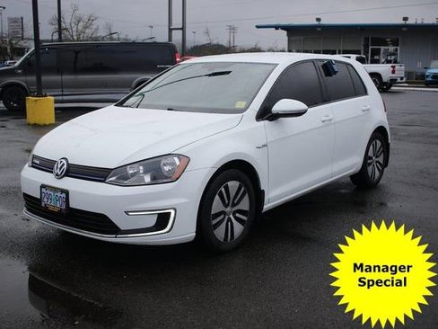 Used 2016 Volkswagen e-Golf SE image 1