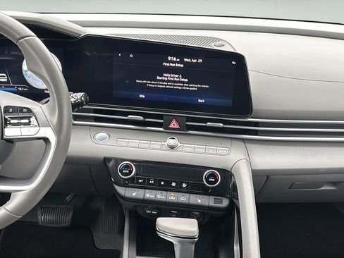 Certified 2023 Hyundai Elantra SEL w/ Convenience Package FWD image 18