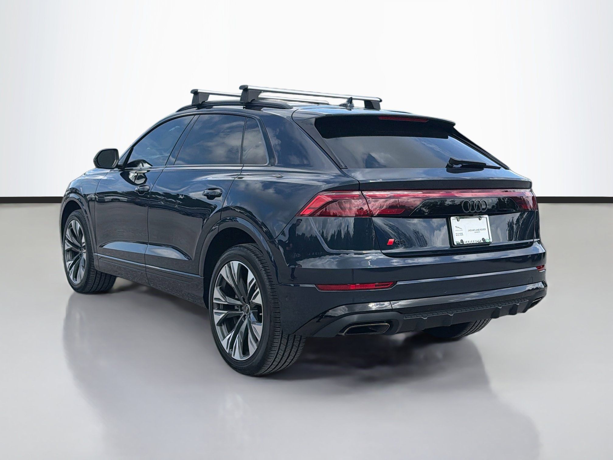 Used 2024 Audi Q8 Premium Plus AWD/4WD image 3