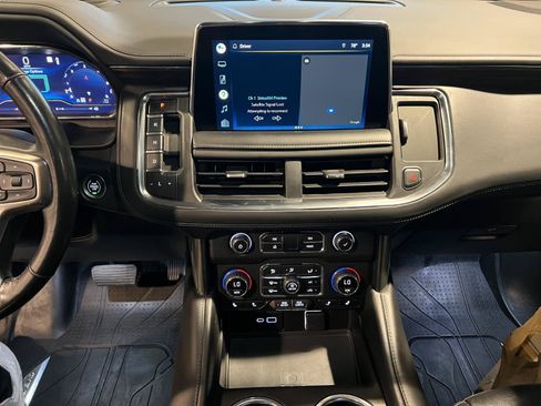 Used 2022 Chevrolet Tahoe Z71 w/ Luxury Package AWD/4WD image 15