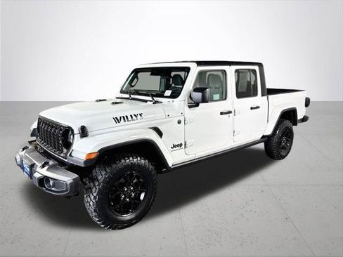 Certified 2025 Jeep Gladiator Sport AWD/4WD image 2