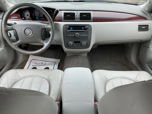 Used 2009 Buick Lucerne CXL FWD image 16