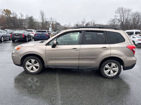 Used 2014 Subaru Forester 2.5i Premium w/ All-Weather Package AWD/4WD image 8