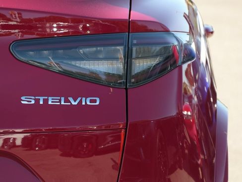 Used 2024 Alfa Romeo Stelvio Quadrifoglio w/ Active Assist Plus Package AWD/4WD image 5