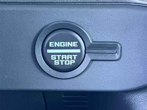 New 2025 Ford Bronco Base image 5