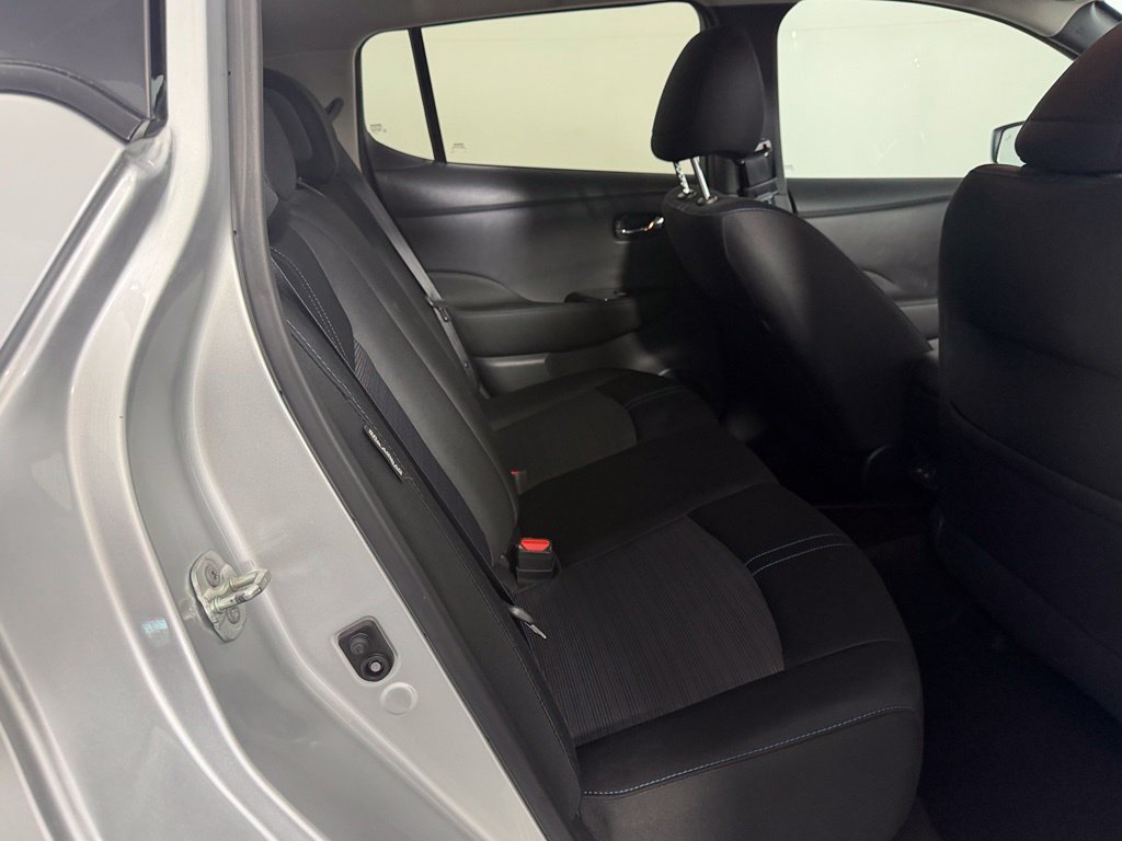 Used 2022 Nissan Leaf SV FWD image 24