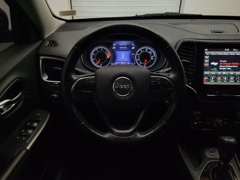 Used 2019 Jeep Cherokee Limited FWD image 22