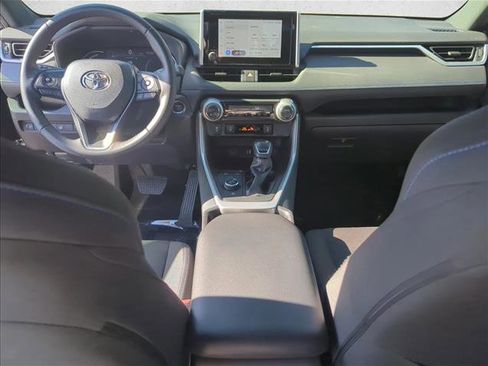 Used 2023 Toyota RAV4 SE image 15