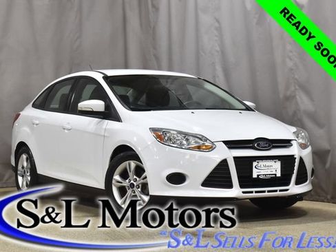 Used 2014 Ford Focus SE FWD image 1