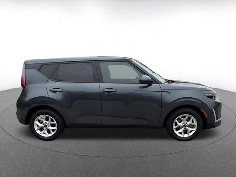 Used 2025 Kia Soul LX w/ LX Technology Package image 16