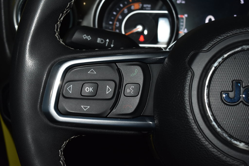 Used 2023 Jeep Wrangler Unlimited Sahara AWD/4WD image 7