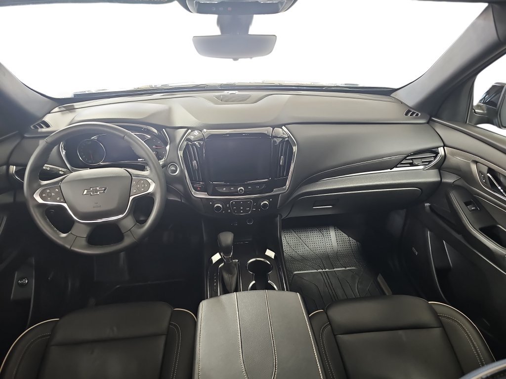 Certified 2023 Chevrolet Traverse Premier w/ Redline Edition AWD/4WD image 11