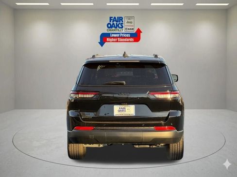 New 2025 Jeep Grand Cherokee L Laredo image 7