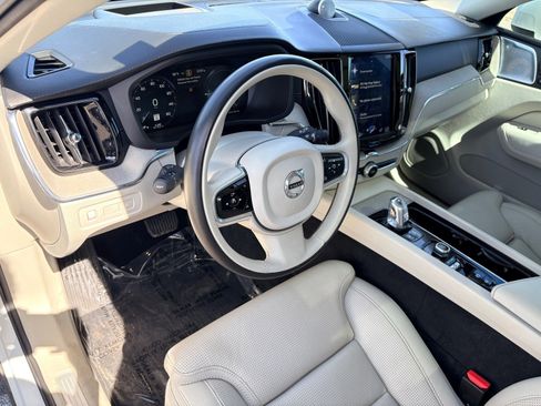 Used 2018 Volvo XC60 T8 Inscription image 13