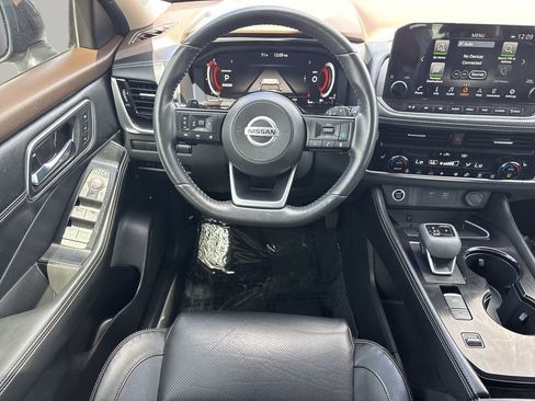 Used 2021 Nissan Rogue Platinum image 14