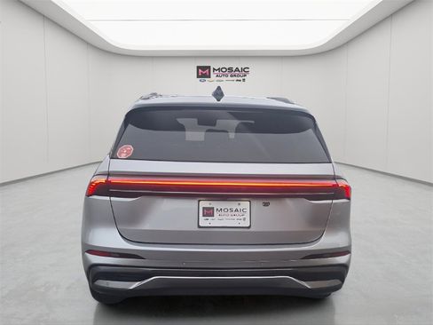 Used 2024 Lincoln Nautilus Reserve w/ Equipment Group 202A image 6