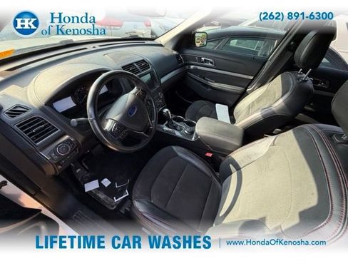 Used 2019 Ford Explorer XLT w/ Equipment Group 202A AWD/4WD image 5