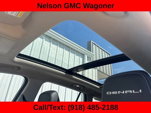 Used 2024 GMC Terrain Denali w/ Black Diamond Edition AWD/4WD image 9