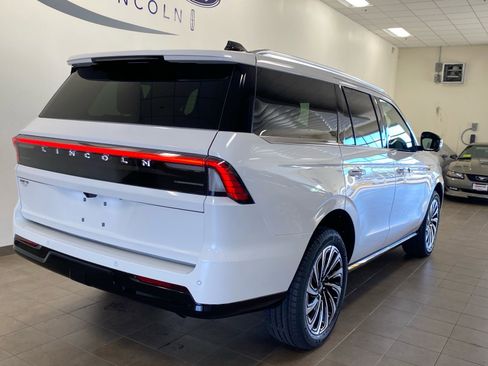 New 2025 Lincoln Navigator Black Label image 10