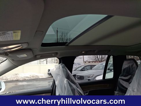 New 2026 Volvo XC90 B6 Plus w/ Protection Package Premier image 11