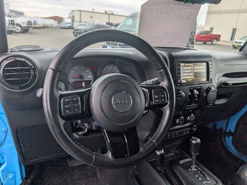 Used 2017 Jeep Wrangler Unlimited Sahara image 11