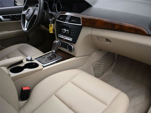 Used 2012 Mercedes-Benz C 300 4MATIC Sedan image 19