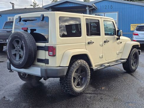 Used 2012 Jeep Wrangler Unlimited Sahara w/ Connectivity Group image 5