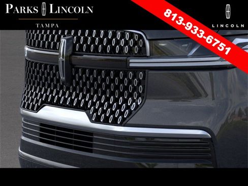 New 2025 Lincoln Navigator Reserve image 17