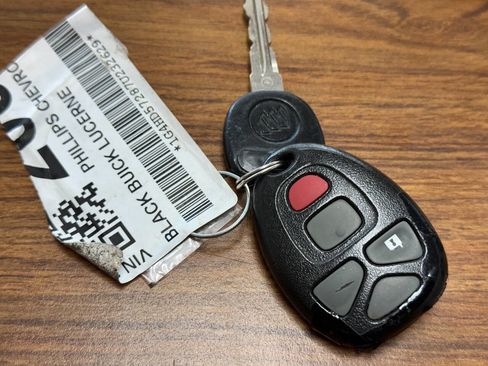 Used 2007 Buick Lucerne CXL image 43