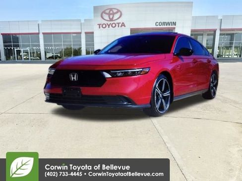 Used 2025 Honda Accord Sport image 1