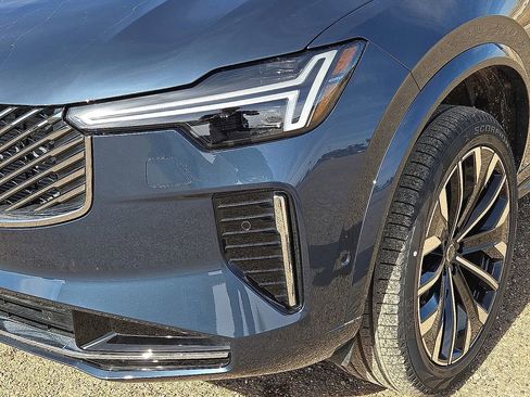 New 2026 Volvo XC90 B6 Plus w/ Protection Package Premier AWD/4WD image 9