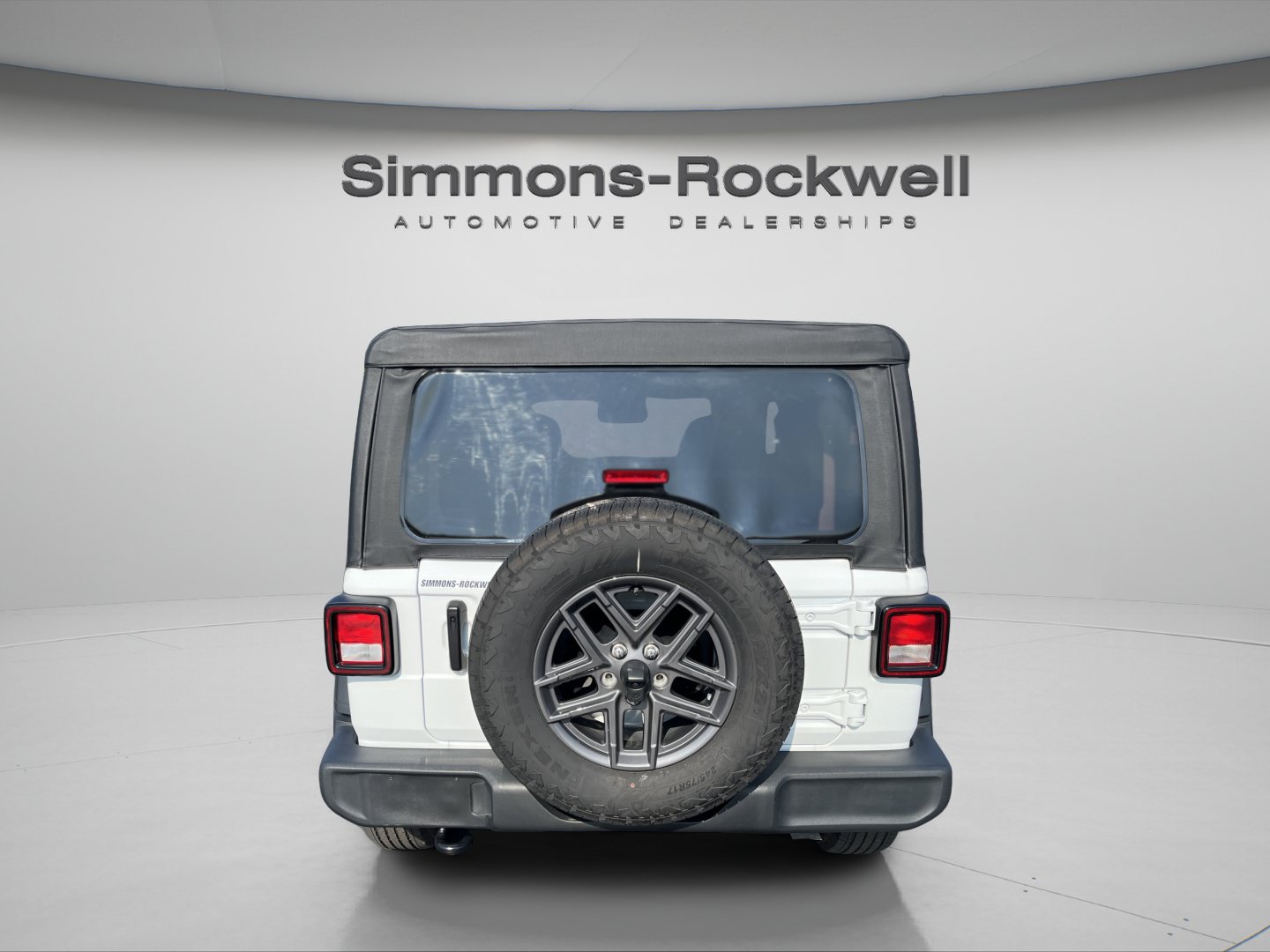 Used 2025 Jeep Wrangler Sport AWD/4WD image 4