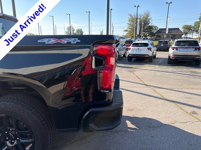 Used 2024 Chevrolet Silverado 1500 RST AWD/4WD image 17