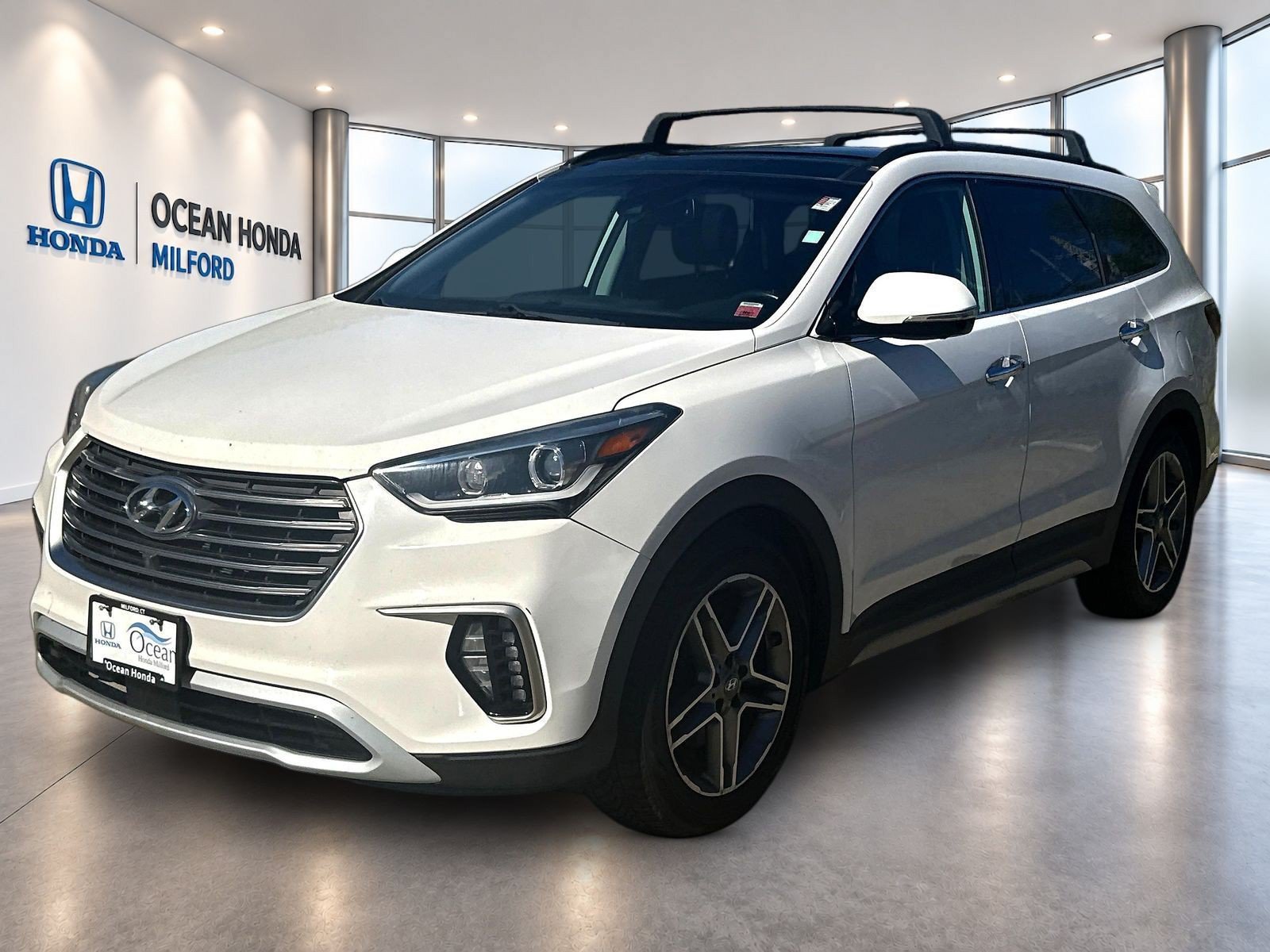 Used 2017 Hyundai Santa Fe Limited AWD/4WD image 1