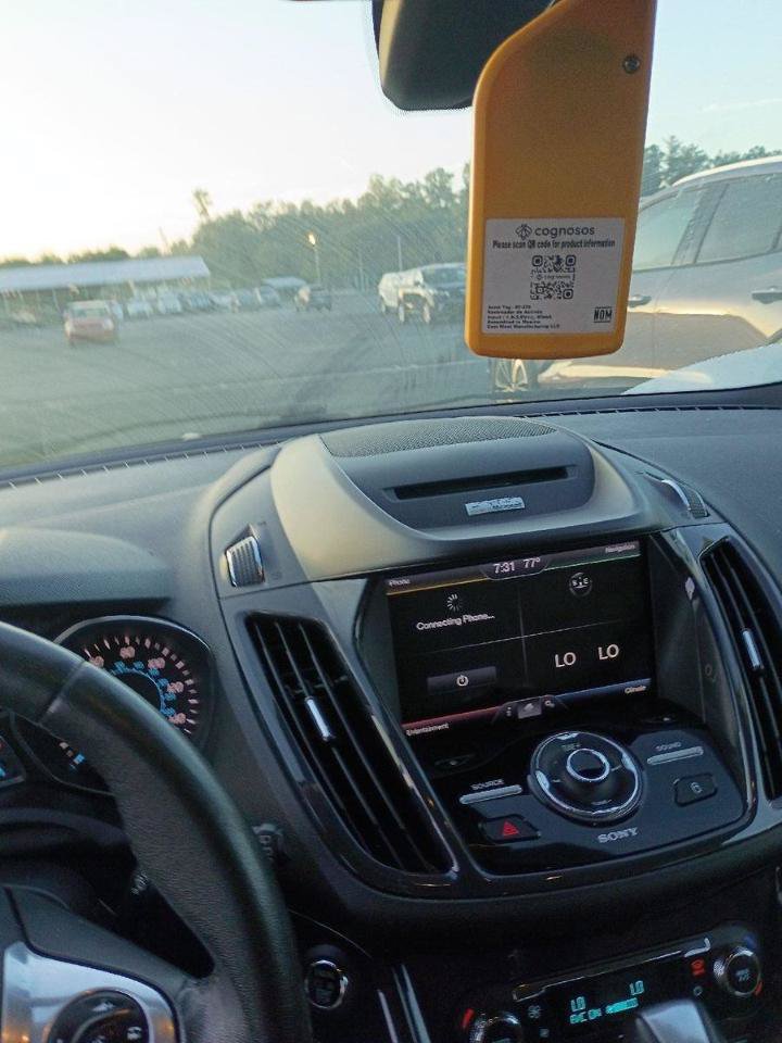 Used 2015 Ford Escape Titanium FWD image 10