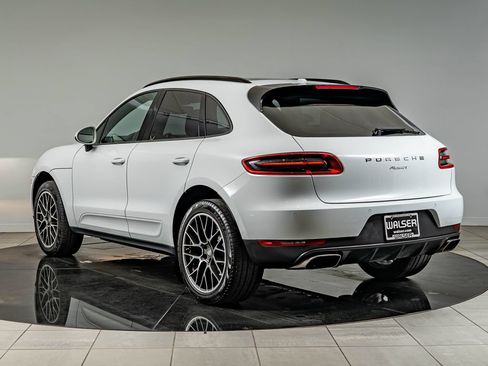 Used 2018 Porsche Macan AWD/4WD image 3
