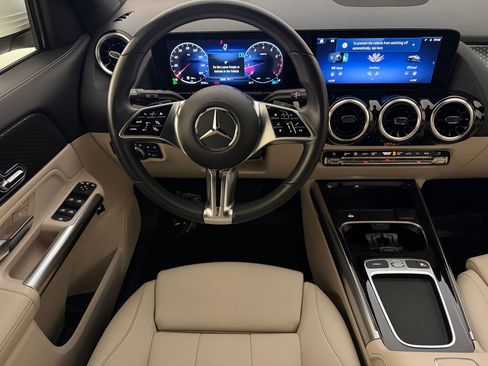 Used 2025 Mercedes-Benz GLA 250 4MATIC image 19