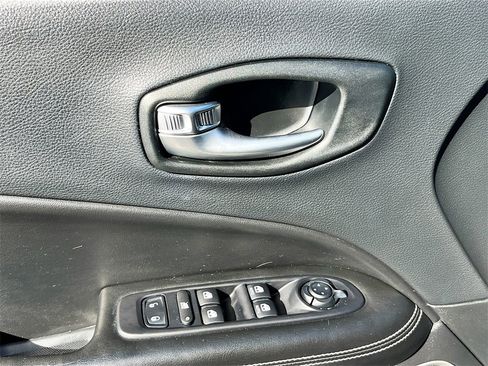 Used 2021 Jeep Compass 80th Special Edition w/ Sun and Sound Group image 18