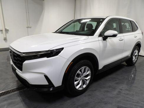 Used 2023 Honda CR-V LX image 4