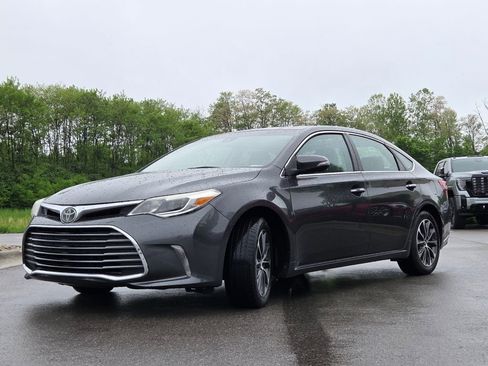 Used 2017 Toyota Avalon XLE w/ Carpet Mat Package FWD image 22