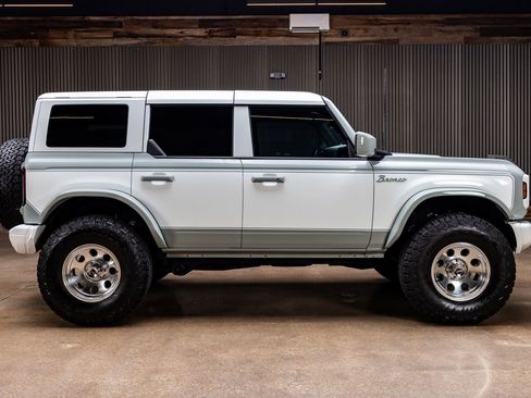 Used 2023 Ford Bronco Heritage Edition AWD/4WD image 10