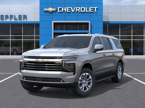 New 2026 Chevrolet Suburban LT image 6