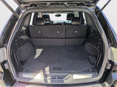 Used 2018 Jeep Grand Cherokee Limited image 8