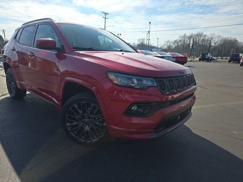 Used 2023 Jeep Compass Limited image 1