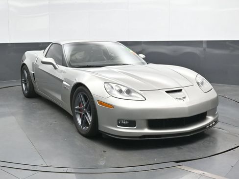 Used 2007 Chevrolet Corvette Z06 w/ Preferred Equipment Group RWD image 4