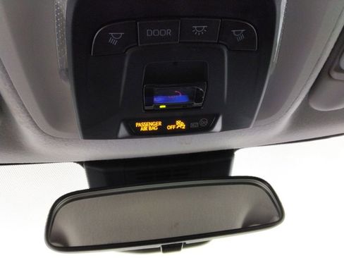 Used 2025 Toyota Corolla LE image 19