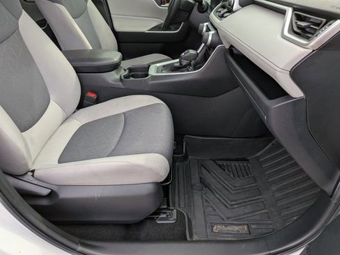Used 2020 Toyota RAV4 XLE w/ Convenience Package image 21